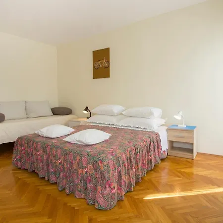 Apartment Rozeta Split